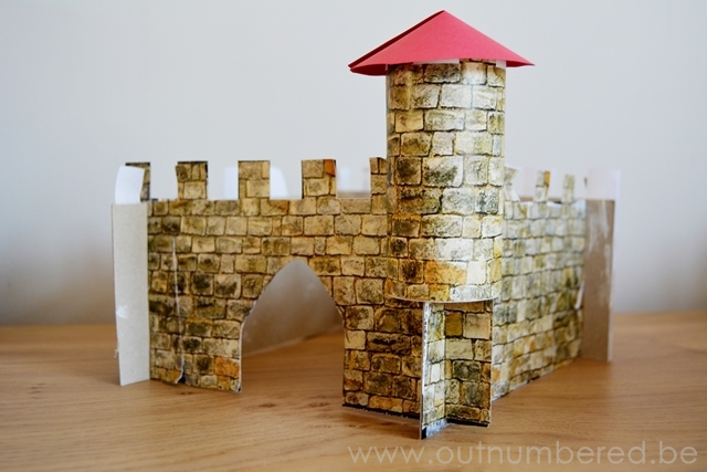 Knutselen met kleuters - kasteel knutselen van karton
